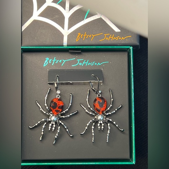 🕷️BETSEY JOHNSON DROP DOWN SPIDER EARRINGS🕷️NWT - Picture 5 of 9